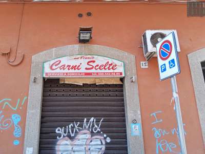 ...macellerie che riportano ancora l�avviso �carni scelte�...